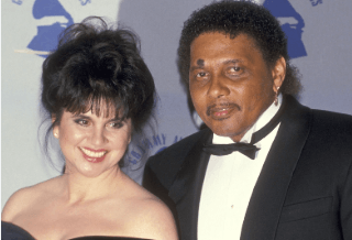 Aaron Neville Wife Age: How Old Is Aaron Neville'S Wife?